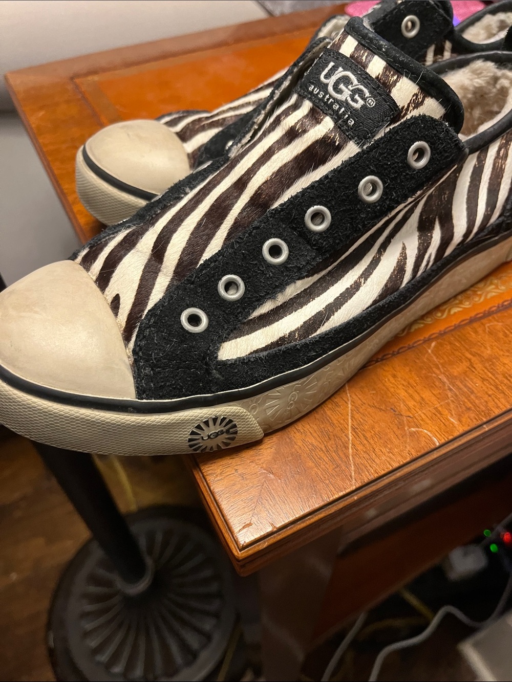 UGG Australia Zebra Print Shearling Slip On Sneakers Women’s‎ US 7.5